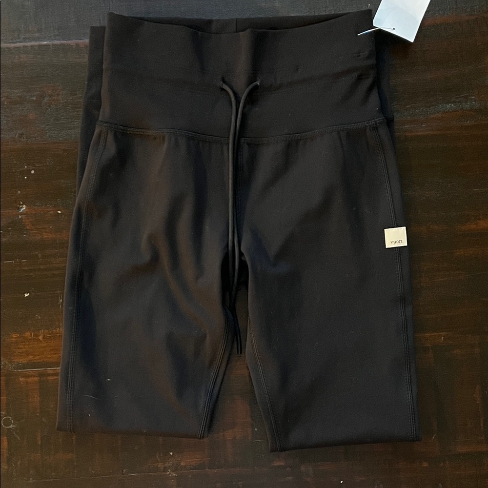 Vuori Black Leggings Stretchy Performance Wear